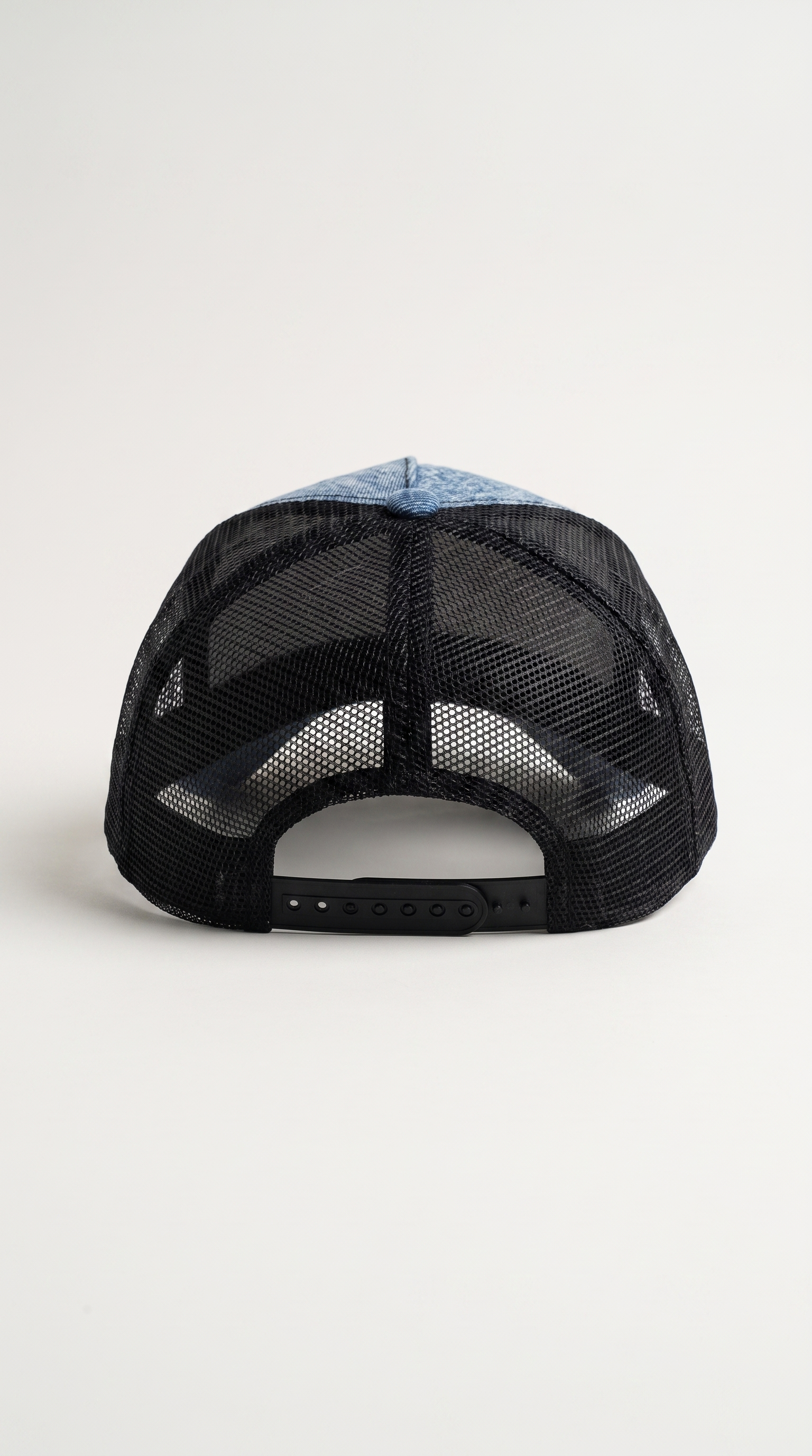 Saint Acid-Wash Trucker Hat – Blue